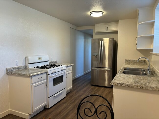 115 Wilbur Ave, Unit B