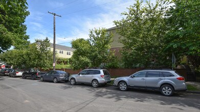 Chapman Manor in Portland, OR - Building Photo - Building Photo