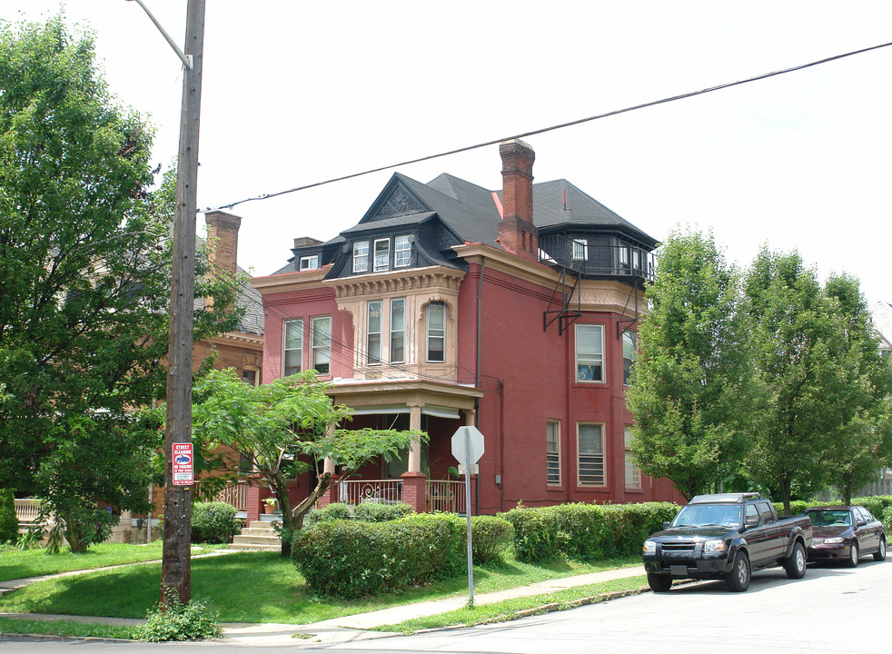 400 S Aiken Ave in Pittsburgh, PA - Building Photo