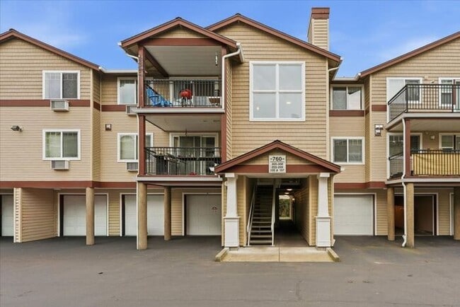 760 NW 185th Ave in Beaverton, OR - Building Photo - Building Photo