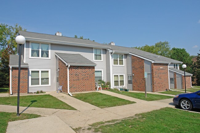 1410 Park Pl in Union Grove, WI - Foto de edificio - Building Photo