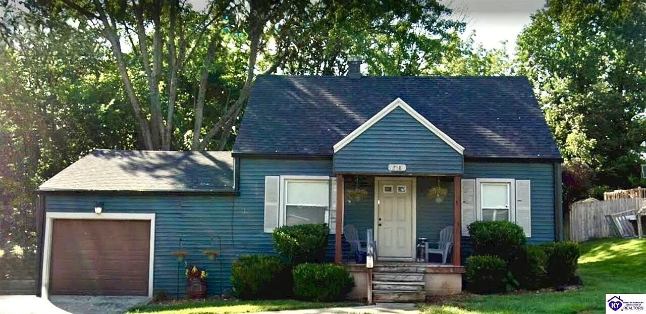 218 Demaree Dr in Bardstown, KY - Building Photo