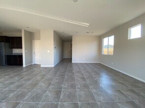 4348 Proposal Rock Ave in North Las Vegas, NV - Foto de edificio - Building Photo