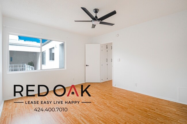 439 S Catalina St, Unit 19 in Los Angeles, CA - Building Photo - Building Photo