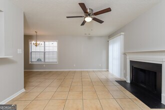 3667 Sapphire Ct in Decatur, GA - Building Photo - Building Photo