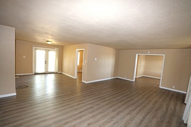 8364 US-69 in Mcalester, OK - Building Photo - Building Photo