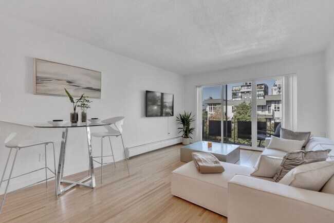 1550 W 11th Ave in Vancouver, BC - Building Photo - Building Photo