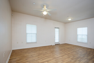 Harmony Oaks Apartments in New Orleans, LA - Building Photo - Interior Photo