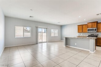 6828 Majestic Palm Dr in Las Vegas, NV - Building Photo - Building Photo