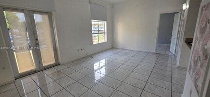 7420 W 20th Ave in Hialeah, FL - Foto de edificio - Building Photo