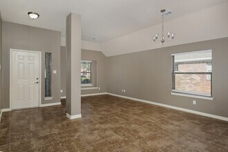 9606 Arched Oak Dr in Houston, TX - Building Photo - Building Photo