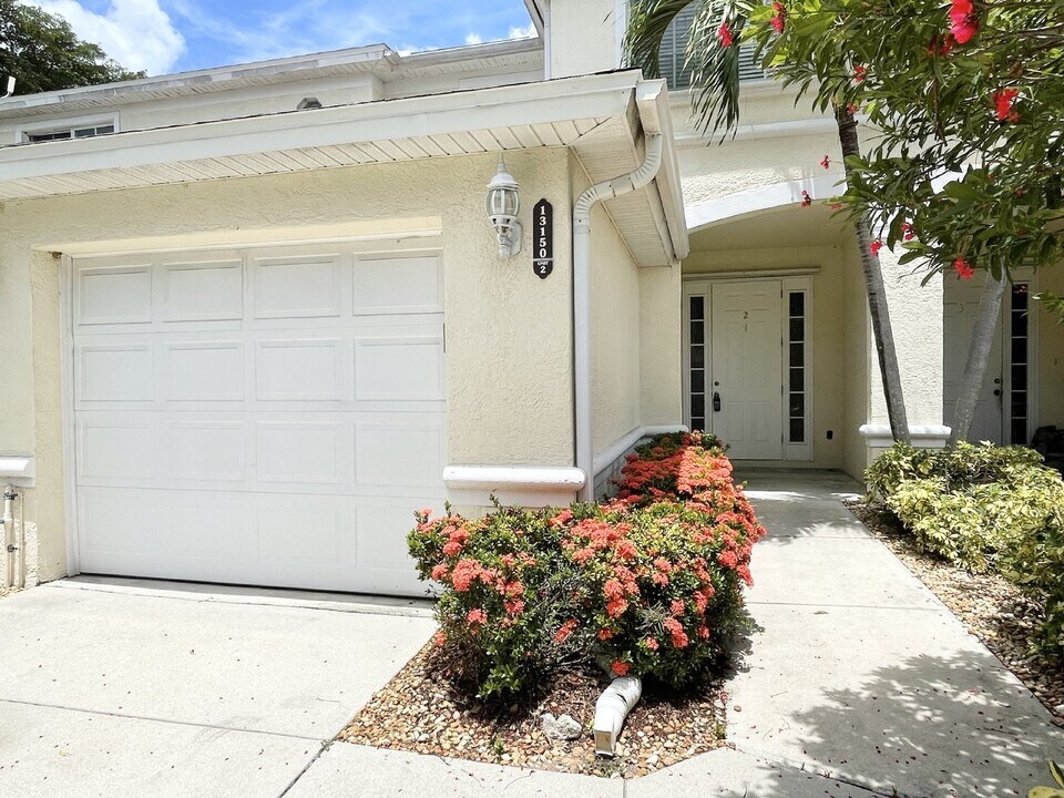 13150 Broadhurst Loop-Unit -202 in Ft. Myers, FL - Building Photo