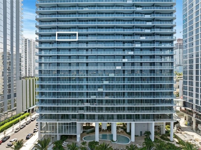 700 NE 24th St, Unit 1406 in Miami, FL - Foto de edificio - Building Photo