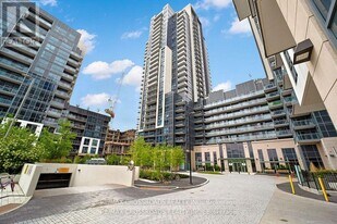 20 Meadowglen Pl in Toronto, ON - Building Photo