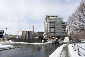 Le Canal Phase 2 in Montréal, QC - Building Photo - Building Photo