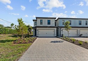 4364 Sonoma Oaks Wy in Naples, FL - Building Photo