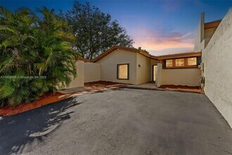 7688 SW 105th Pl in Miami, FL - Building Photo - Building Photo