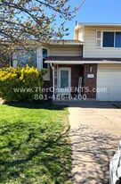 1935 W 300 N in West Point, UT - Building Photo