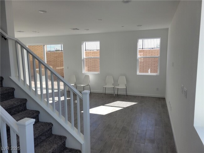 187 Jaldena Ln in Henderson, NV - Building Photo - Building Photo