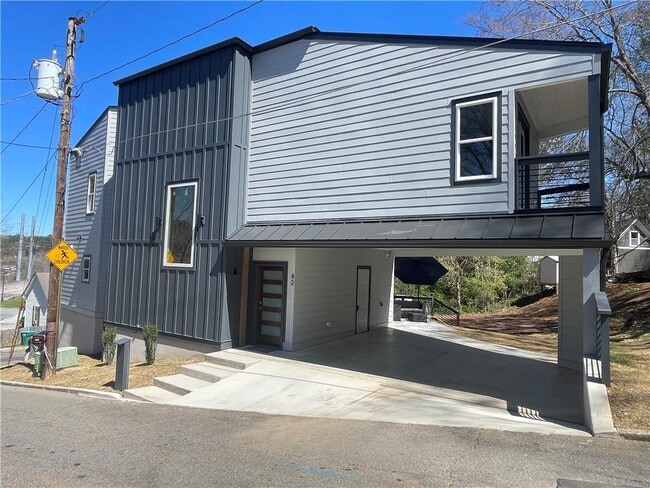 42 Riverdale Cir