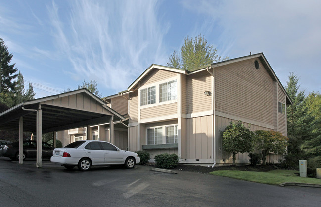 5511-5513 Cirque Dr W in University Place, WA - Building Photo - Building Photo