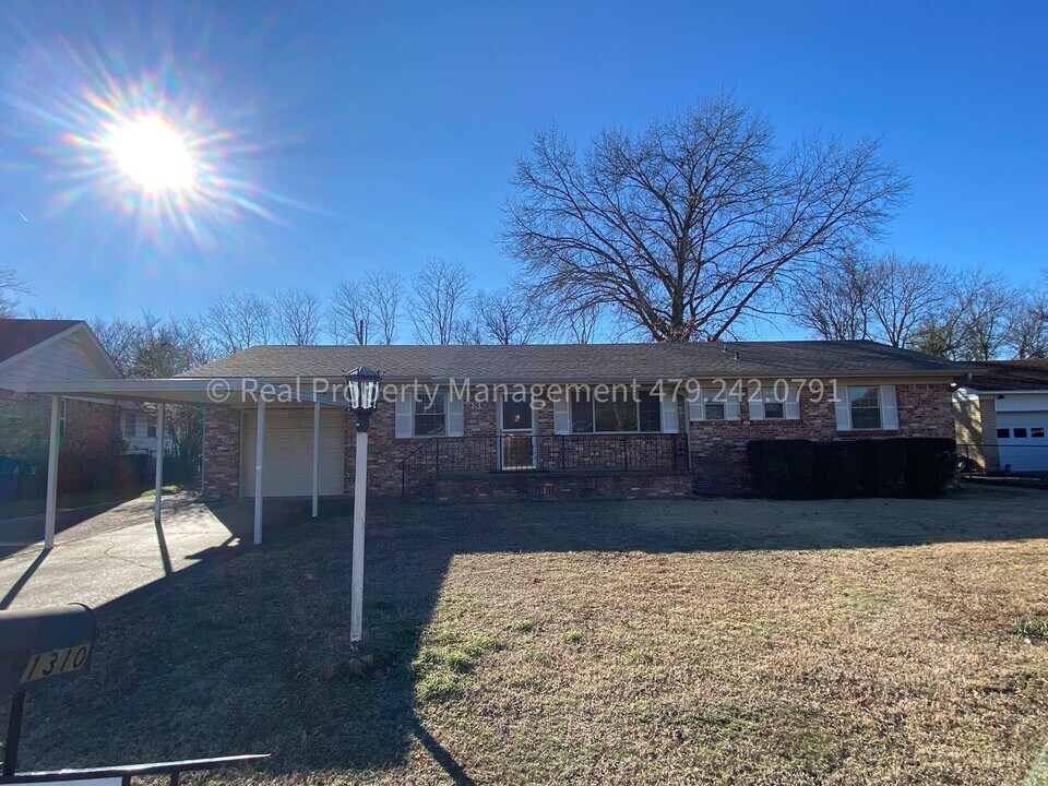 1310 Houston St in Fort Smith, AR - Building Photo