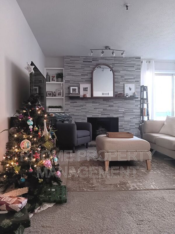 property at 1407 Riverview Dr