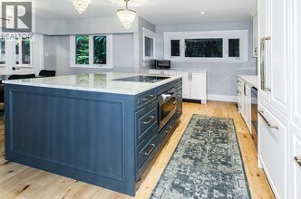 3091 Royal Ave in North Vancouver, BC - Building Photo - Building Photo