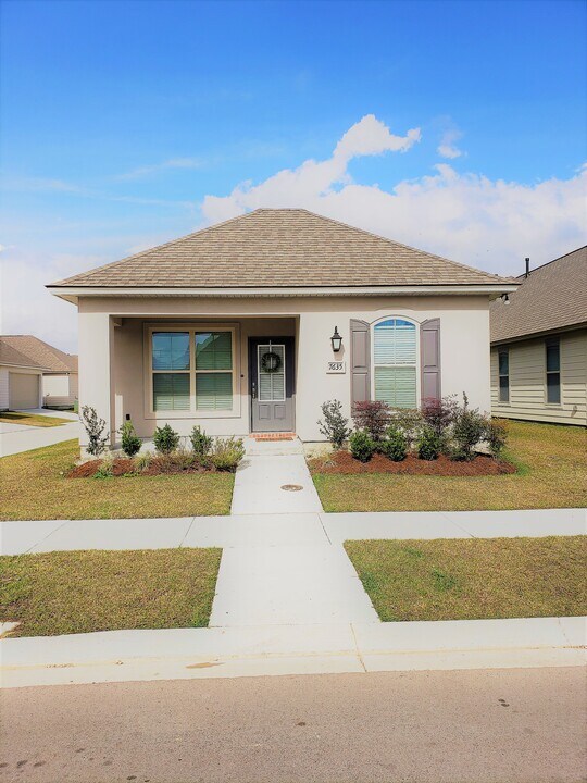 7635 Antebellum Ave in Baton Rouge, LA - Building Photo
