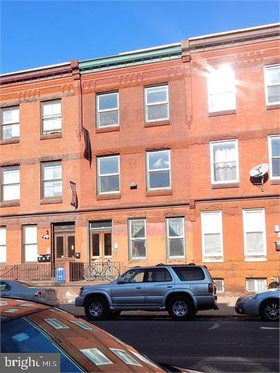 property at 1621 W Diamond St