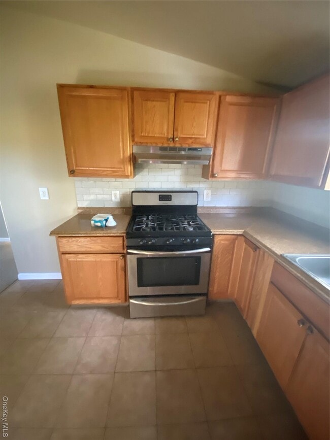 18 Third Ave in Brentwood, NY - Building Photo - Building Photo