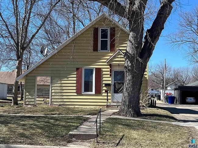 property at 409 N Oakley St