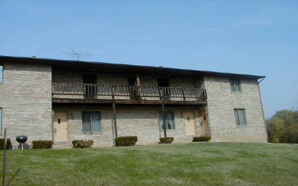 Parkview Townhomes in Highland, IL - Building Photo