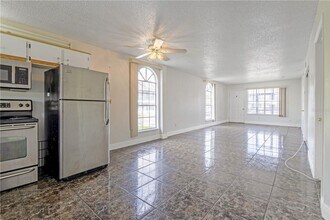 313 Dirksen Dr in Debary, FL - Foto de edificio - Building Photo