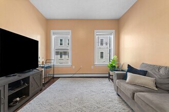 183 W 8th St in Boston, MA - Building Photo - Building Photo