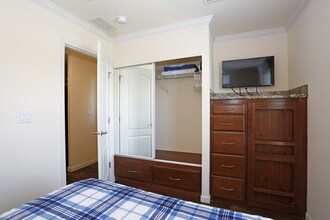 Rainbow MH & RV Resort in Frostproof, FL - Foto de edificio - Interior Photo