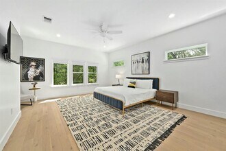 2004 Winsted Ln in Austin, TX - Building Photo - Building Photo