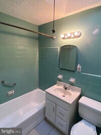 1303 E Johnson St photo'