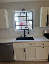 1803 S Park St in Brenham, TX - Foto de edificio - Building Photo