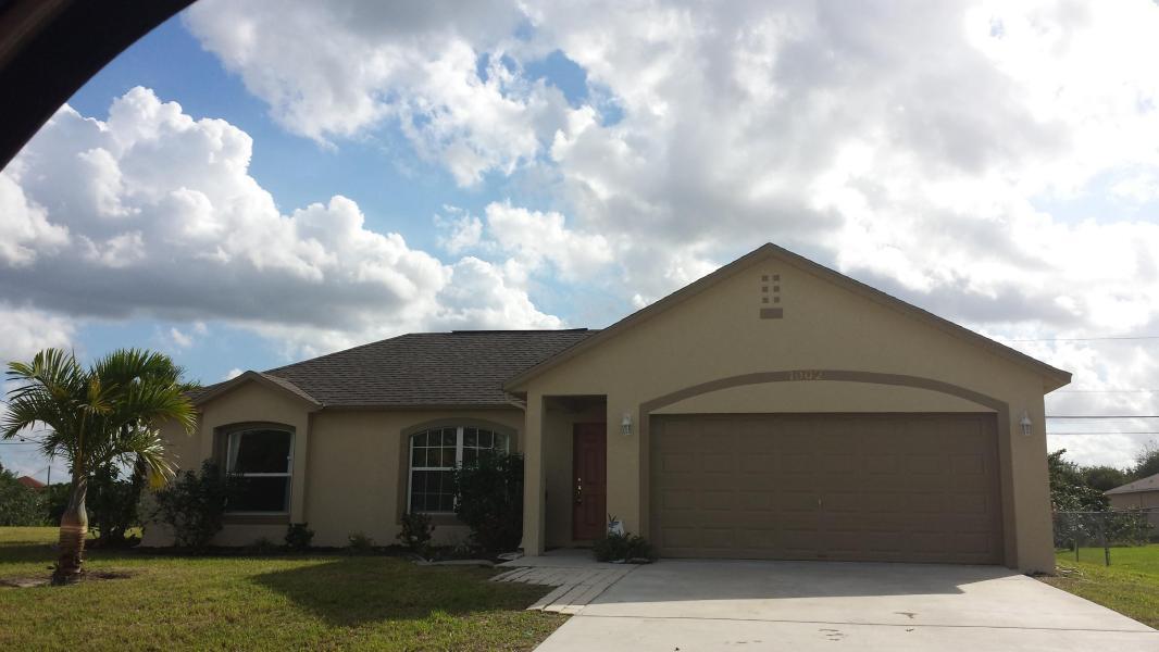 1002 SW Goodman Ave in Port St. Lucie, FL - Building Photo