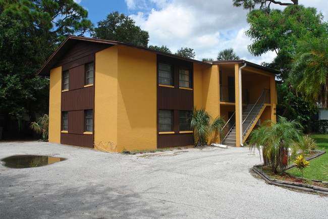 610 Madison Ct in Sarasota, FL - Foto de edificio - Building Photo