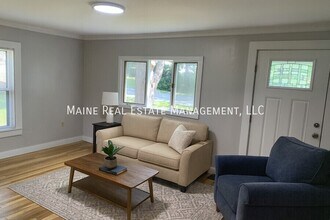 1015 May St in Veazie, ME - Building Photo - Building Photo