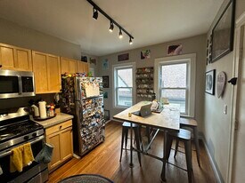 28 Medford St, Unit 3T in Medford, MA - Building Photo