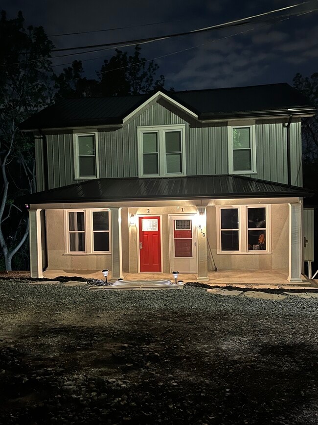 810 College Ave, Unit # 1 in Oakmont, PA - Building Photo - Building Photo