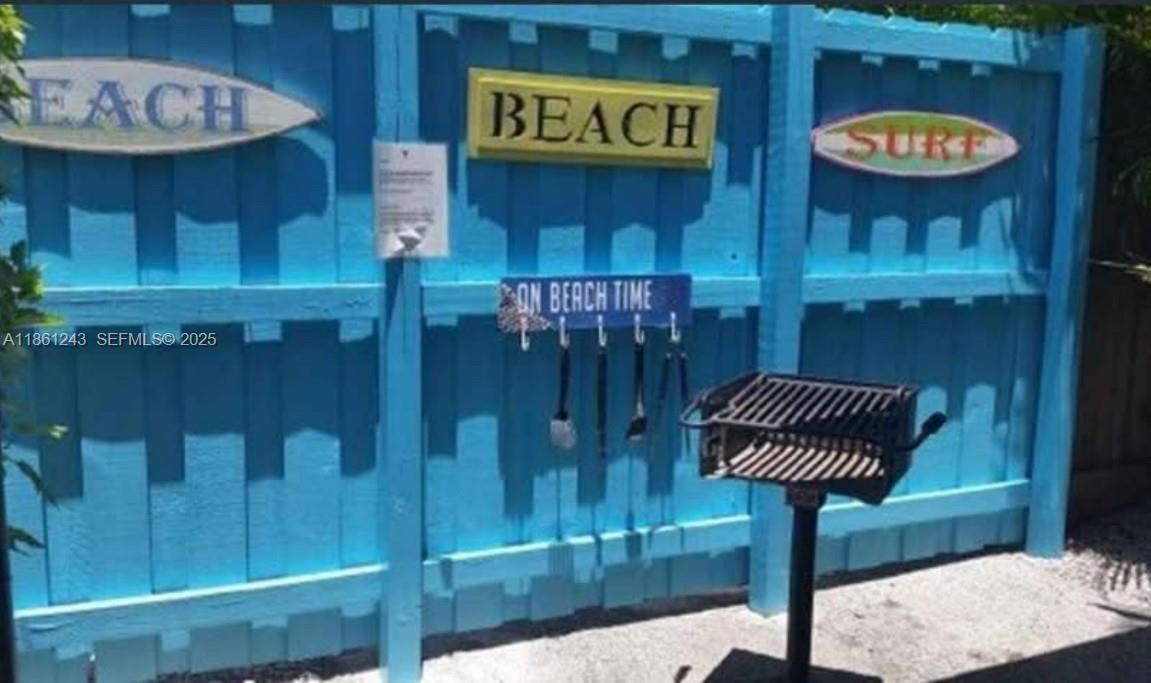 233 80th St in Miami Beach, FL - Building Photo