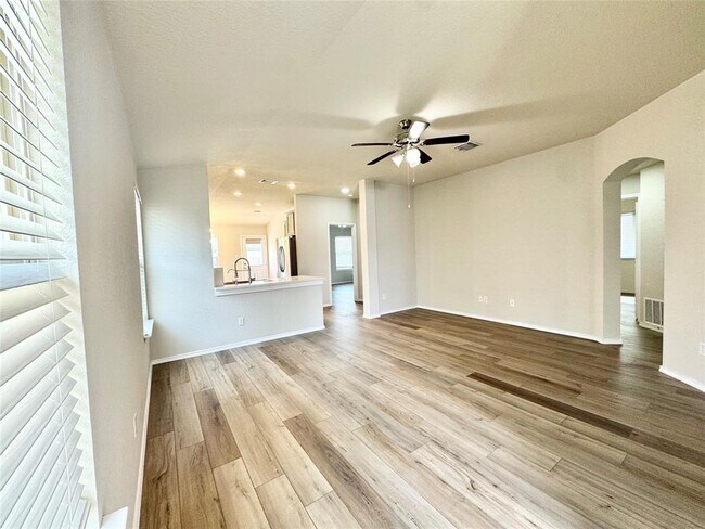 173 Beth Ann Loop in Taylor, TX - Foto de edificio - Building Photo