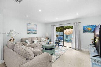 9421 S Ocean Dr in Jensen Beach, FL - Building Photo - Building Photo