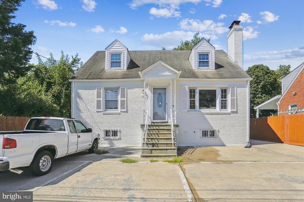 9514 Old Georgetown Rd in Bethesda, MD - Building Photo