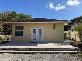 13432 63rd Ln N in West Palm Beach, FL - Building Photo