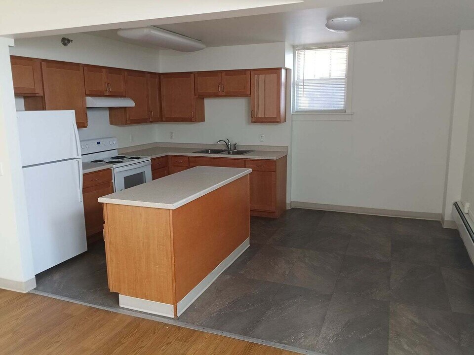 201 N 5th Ave W in Virginia, MN - Foto de edificio